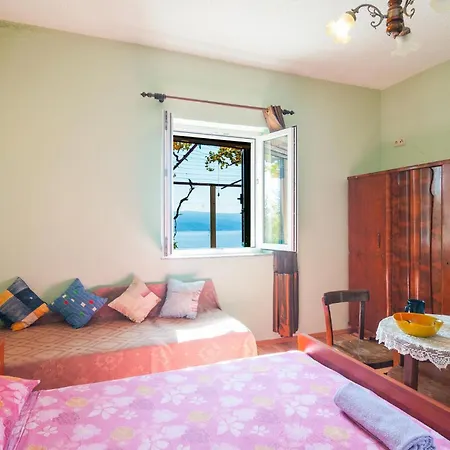Apartment Two-bedroom With Sea View 02 *